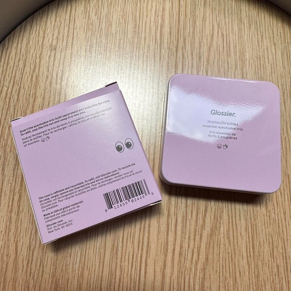 BNIB Glossier Monochromes Case - Olivia Rodrigo Collection - Picture 2 of 2